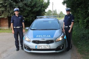 Policjanci pilotowali samochód z chorym mężczyzną do szpitala