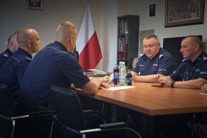 Komendant Wojewódzki  Policji nagrodził policjantów z Myślenic za akcję ratunkową