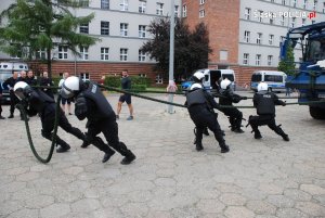 policjanci w trakcie zawodów