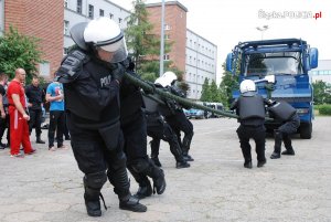 policjanci w trakcie zawodów