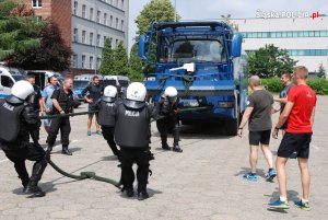 policjanci w trakcie zawodów
