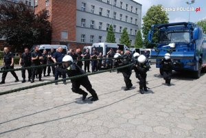 policjanci w trakcie zawodów