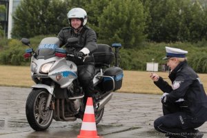 policjanci podczas konkursu