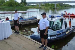 policjanci podczas pokazu