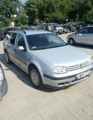 auto, w którym zamknięty był chłopiec