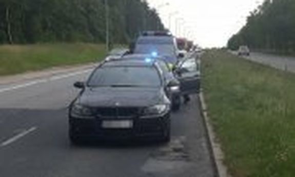 policjanci zatrzymali samochód