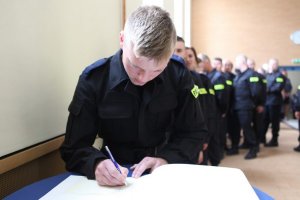 Ślubowanie nowo przyjętych policjantów w garnizonie wielkopolskim