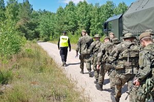 Policjanci przeszkolili Terytorialsów jak szukać osób zaginionych