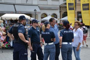 Podsumowanie efektów polsko-włoskich patroli na ulicach Warszawy i Krakowa