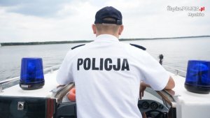 policjant na motorówce