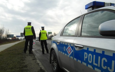 policjanci na drodze