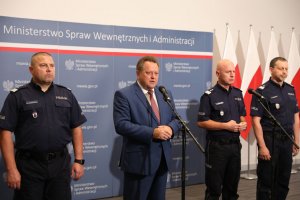 konferencja prasowa z udziałem Jarosława Zielińskiego wiceministra MSWiA oraz komendanta Głównego Policji gen. insp. Jarosława Szymczyka