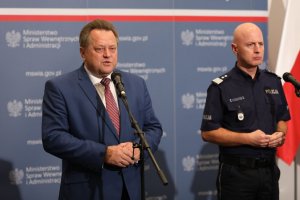 konferencja prasowa z udziałem Jarosława Zielińskiego wiceministra MSWiA oraz komendanta Głównego Policji gen. insp. Jarosława Szymczyka