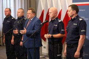 konferencja prasowa z udziałem Jarosława Zielińskiego wiceministra MSWiA oraz komendanta Głównego Policji gen. insp. Jarosława Szymczyka