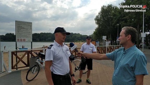 Na rowerach i motocyklach patrolują pojezierze dąbrowskie