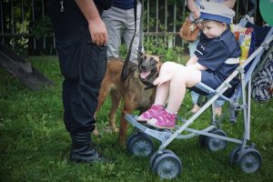 Malwinka, podopieczna „Fundacji Mam Marzenie” z wizytą w Komendzie Wojewódzkiej Policji w Krakowie