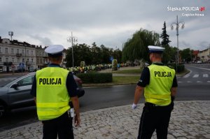 policjanci podczas zabezpieczenia