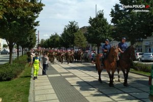 policjanci podczas zabezpieczenia