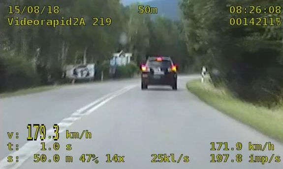 zdjęcie samochodu z videorejestratora