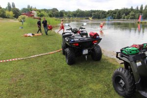 Policyjny piknik bezpieczeństwa nad wodą. Ponad 300 dzieci uczyło się, jak bezpiecznie korzystać z wakacyjnych kąpieli