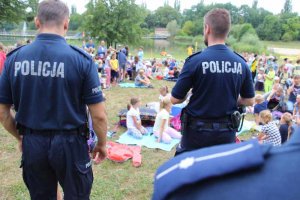 Policyjny piknik bezpieczeństwa nad wodą. Ponad 300 dzieci uczyło się, jak bezpiecznie korzystać z wakacyjnych kąpieli