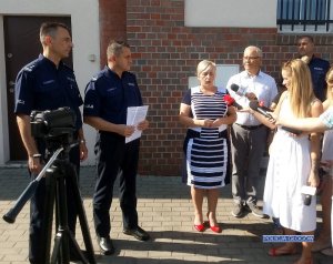 Głogowscy policjanci otrzymali psa służbowego do wykrywania narkotyków