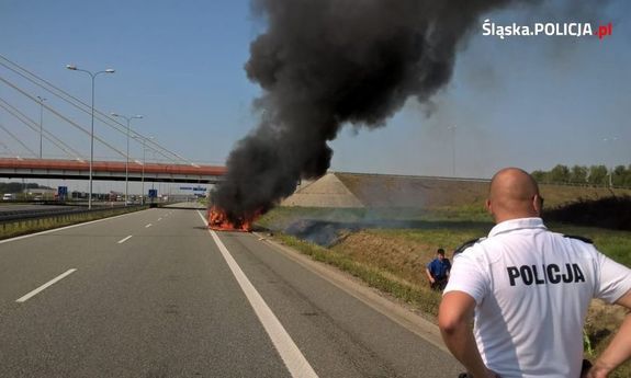 Uratowali dobytek podróżnych z pożaru