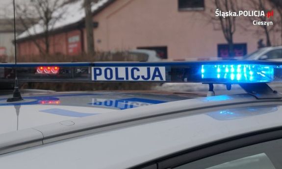 napis policja na radiowozie