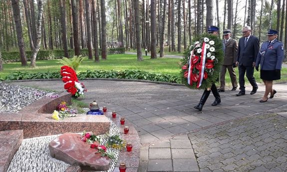 Uroczystości w 18. rocznicę otwarcia Polskiego Cmentarza Wojennego w Miednoje