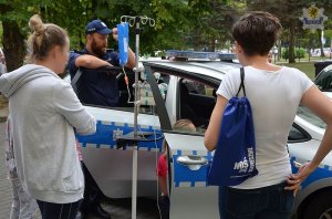 Policjanci spotkali się z małym bohaterem Julianem