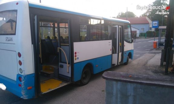 autobus, którym pijany kierowca wiózł pasażerów