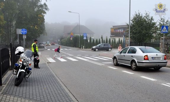 Policjantki pomogli 6-latce bezpiecznie dotrzeć do przedszkola