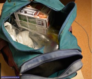 Policjanci odzyskali pojazd skradziony na terenie Czech i zabezpieczyli prekursory służące do produkcji narkotyków