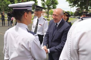 Minister Spraw Wewnętrznych Francji Gérard Collomb w Szkole w Périgueux.