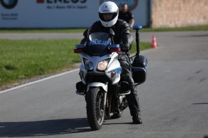 Konkurencja K4 - jazda sprawnościowa motocyklem służbowym