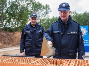 Uroczystość wmurowania aktu erekcyjnego w katowickiej szkole policji