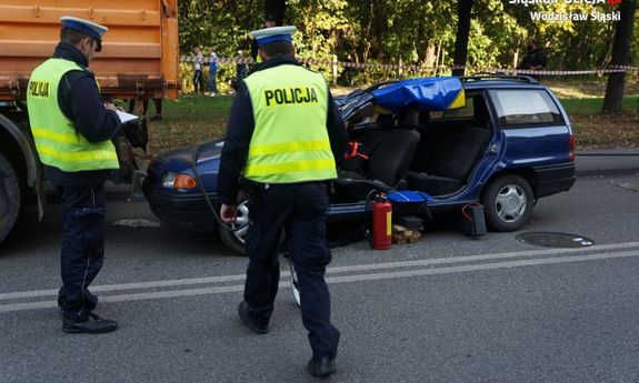 policjanci podczas ćwiczeń