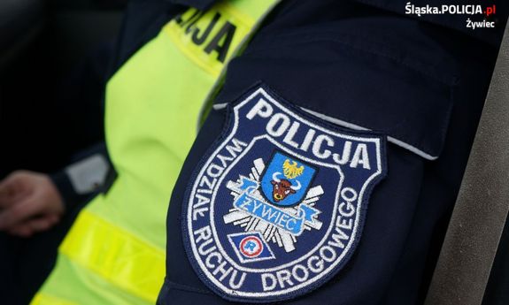 Dziecko zatrzasnęło się w aucie, pomógł policjant