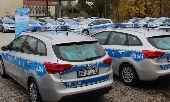 Policjanci otrzymali nowe radiowozy