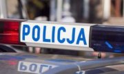 napis policja na dachu radiowozu