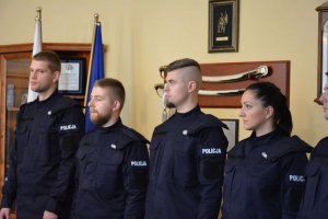 policjanci podczas uroczystości