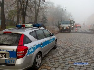 policjanci wspólnie z innymi służbami zabezpieczali akcję jego usuwania niewybuchu