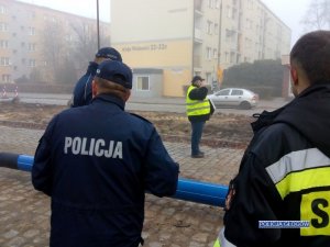 policjanci wspólnie z innymi służbami zabezpieczali akcję jego usuwania niewybuchu