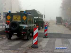 policjanci wspólnie z innymi służbami zabezpieczali akcję jego usuwania niewybuchu