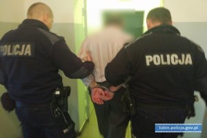 Groził żonie siekierą. Został zatrzymany przez policjantów