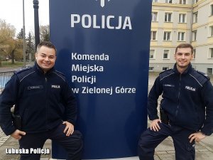 zielonogórscy dzielnicowi: mł. asp. Damian Krupa i st. sierż. Michał Wróbel