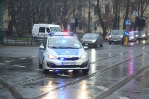 Policjanci dbają o bezpieczeństwo zagranicznych delegacji podczas zwiedzania Małopolski