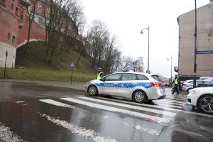 Policjanci dbają o bezpieczeństwo zagranicznych delegacji podczas zwiedzania Małopolski