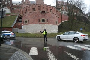 Policjanci dbają o bezpieczeństwo zagranicznych delegacji podczas zwiedzania Małopolski