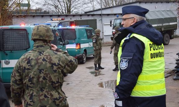 Policjanci wspólnie z innymi służbami zabezpieczali akcję usuwania groźnego niewybuchu z okresu II wojny światowej